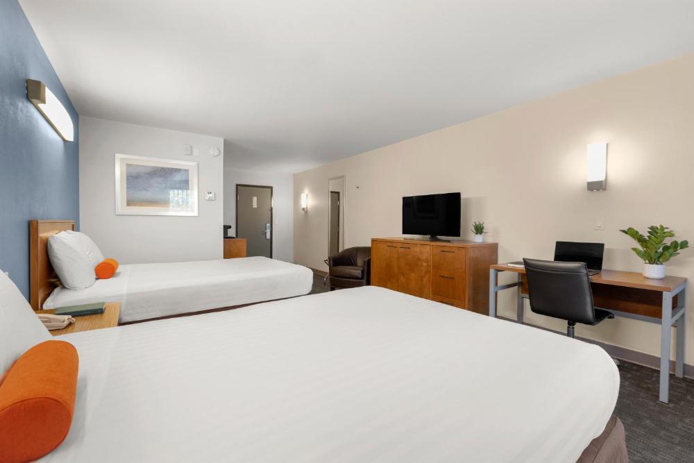 Deluxe Double Room (2 Adults + 1 Child) interior